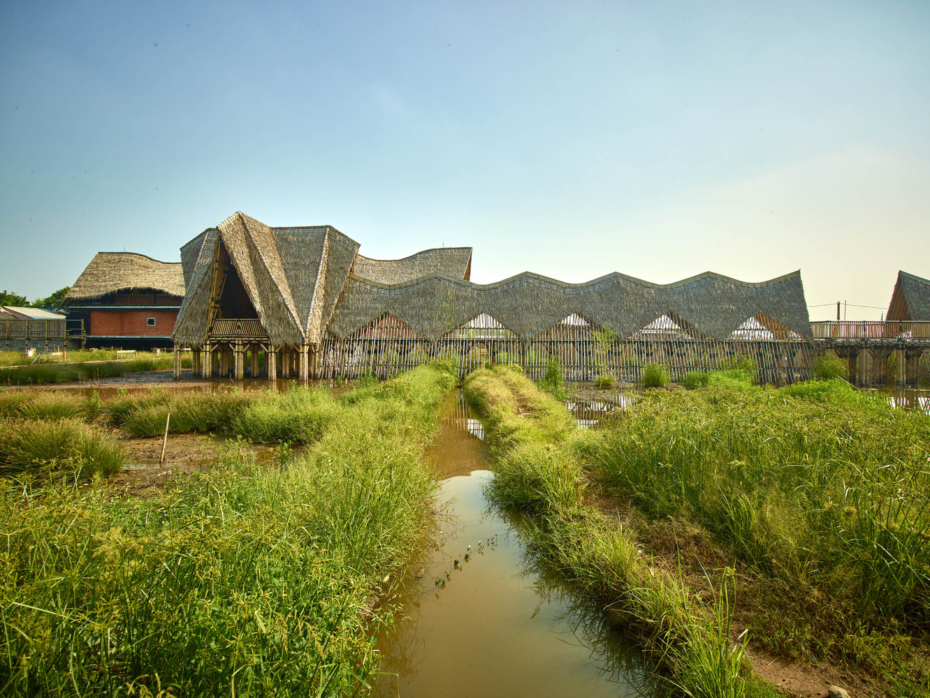 印尼本土建筑：阿尔法·欧米茄学校丨RAW Architecture