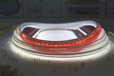 4月25日，奥运工程建设展示馆内展示的国家速滑馆冰丝带方案模型。新京报记者 浦峰 摄
